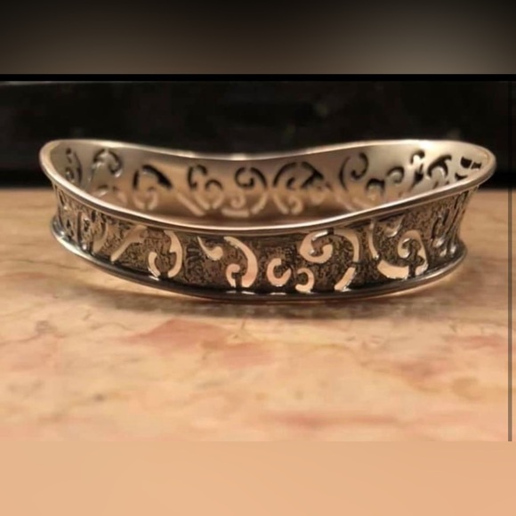 Silpada wavy filigree statement bangle - Picture 2 of 2